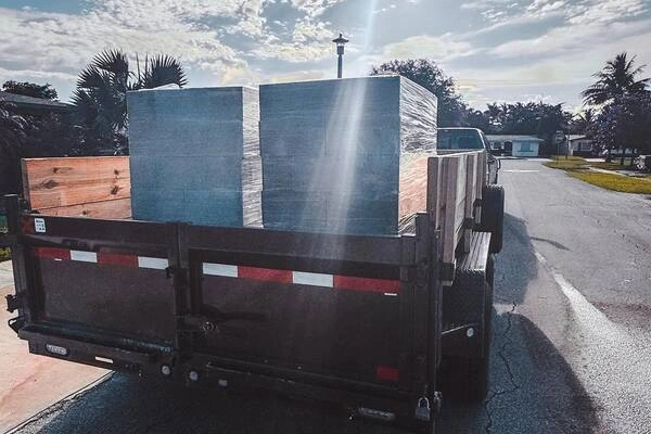 Professional junk hauler in Miami Gardens, FL Professional junk hauler in Miami Gardens, FL